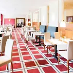 Отель Novotel